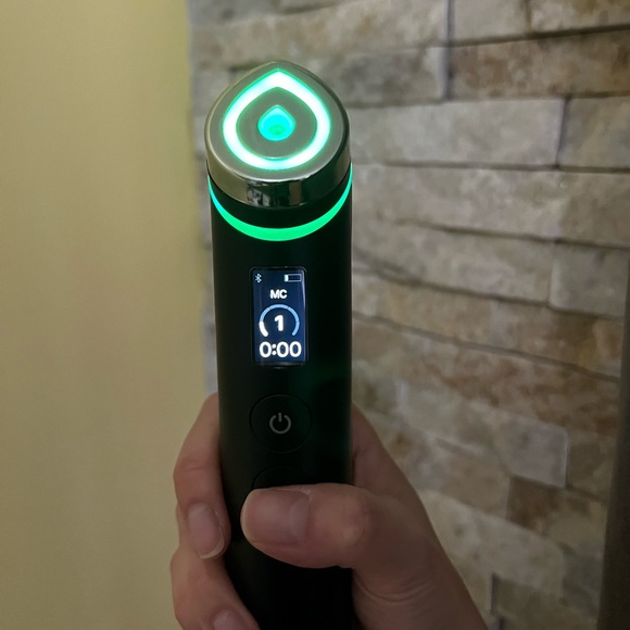 Medicube Age R Booster Pro - Picture 15 of 16